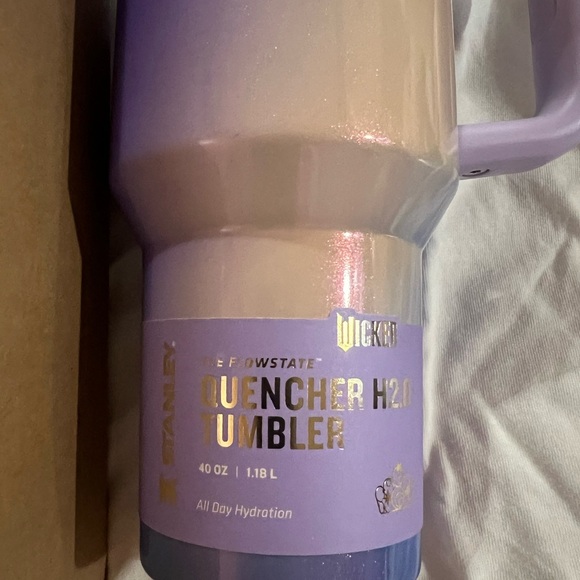 Stanley Wicked Glinda for Good  Quencher H2.0 Tumbler 40 oz - Picture 2 of 6